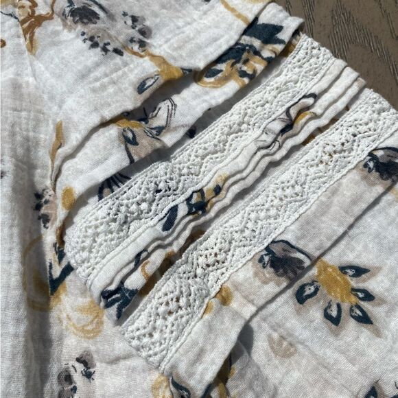 Jessica Simpson large cream floral long sleeve 10/12 button up top - Picture 3 of 5